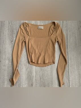 Urban Outfitters Women’s Long Sleeve Ribbed Crop Top Light Brown Tan Small